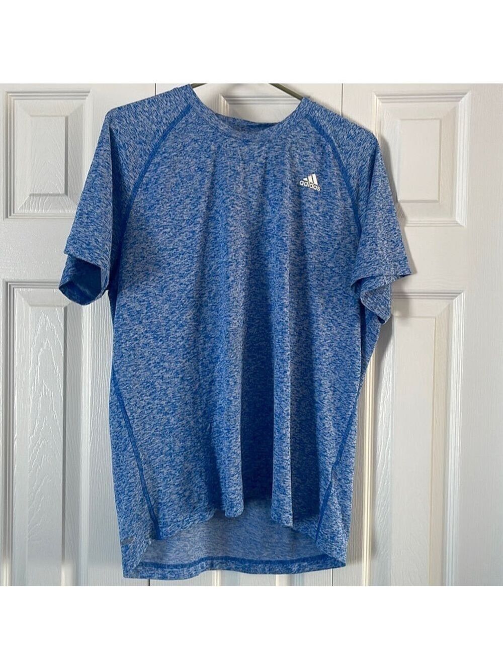 Adidas T-shirt Size L 🥰🥰